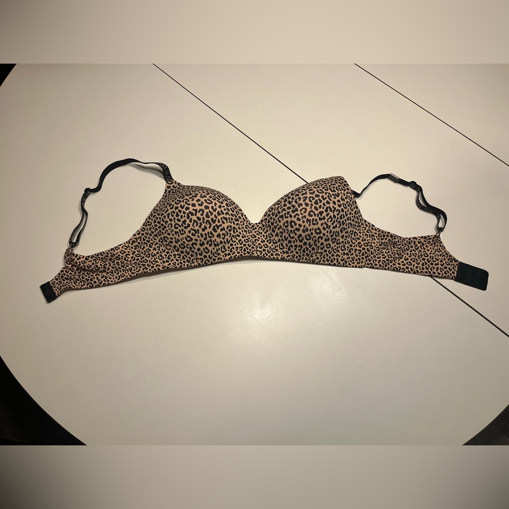 NWT 38D Victoria’s Secret animal print t-shirt lightly lined wireless bra